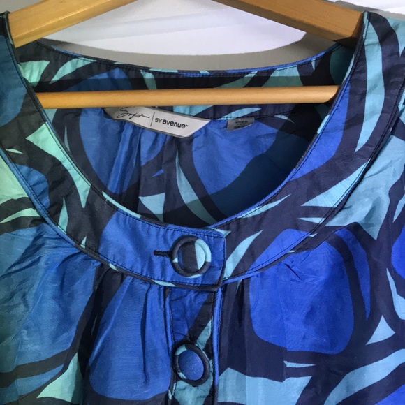 Light weight sheer shirt - Picture 3 of 4